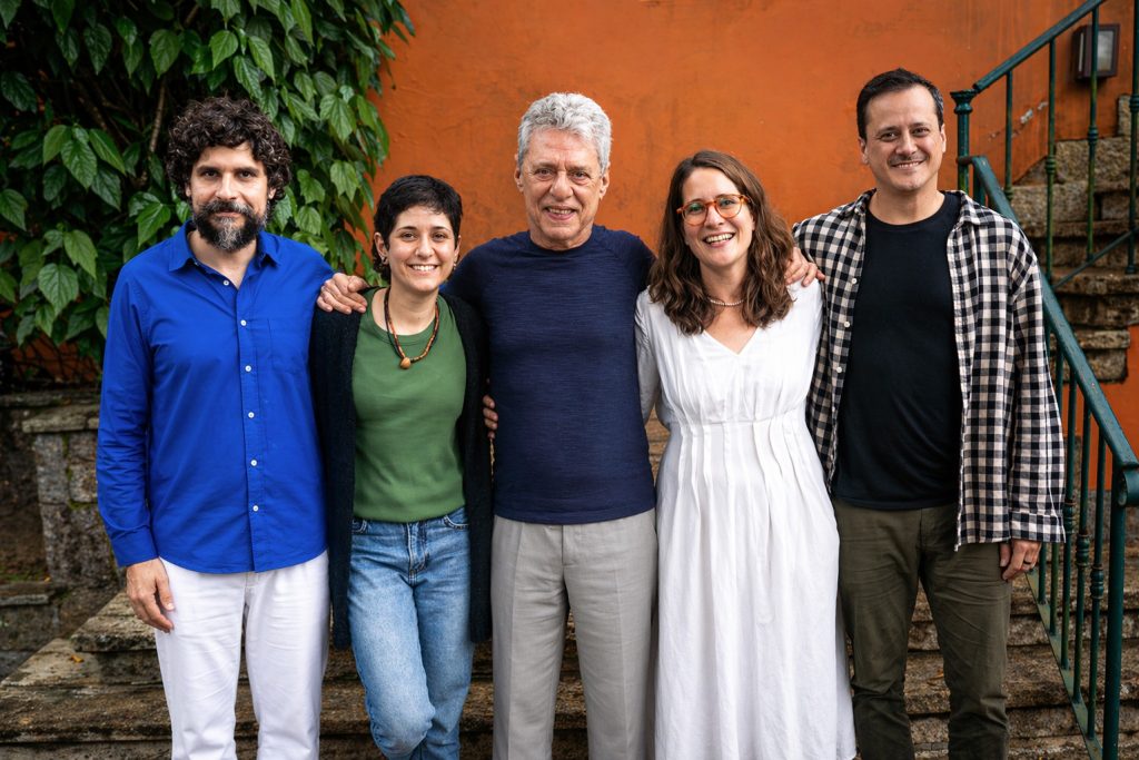 Aos 82 anos, Chico Buarque tem obra remodelada ao feitio sofisticado dos Escafandristas no álbum do quarteto