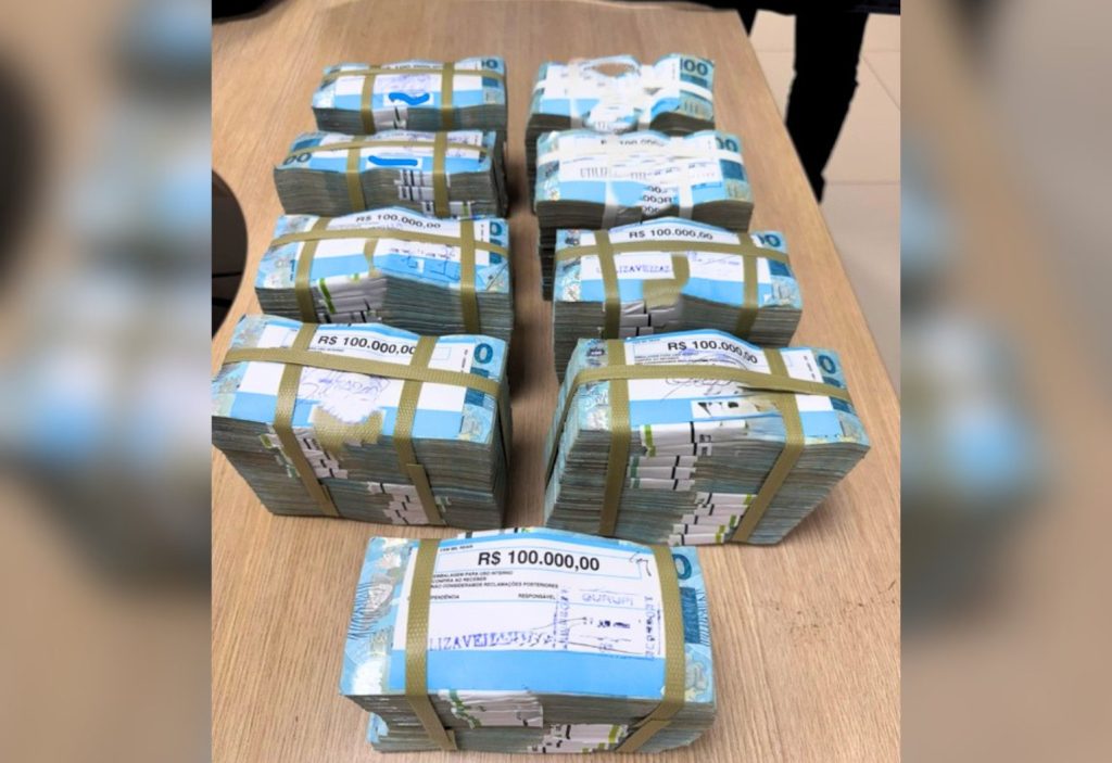 PF apreende R$ 900 mil em espécie com deputado no Tocantins