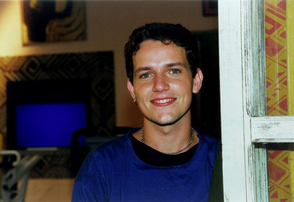 Ator Edward Boggiss morre aos 49 anos; velório acontece no Rio