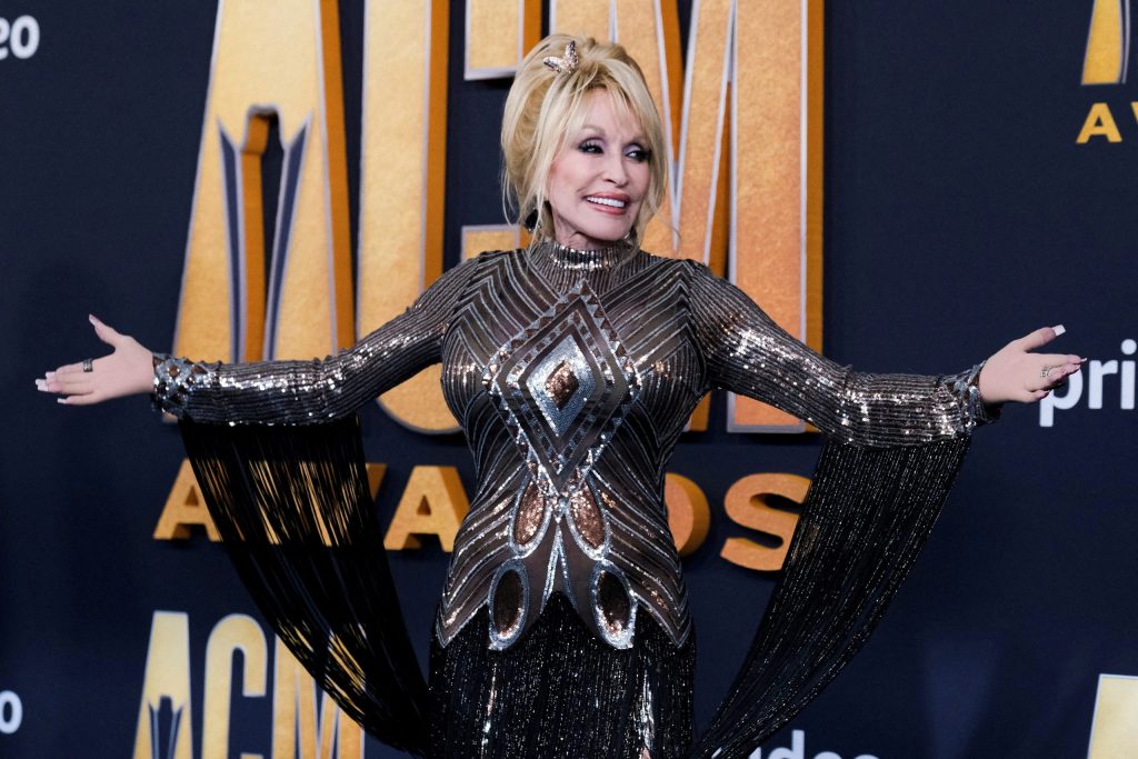 Em uma de suas últimas entrevistas, Dolly Parton falou sobre ‘momentos difíceis’ com a saúde