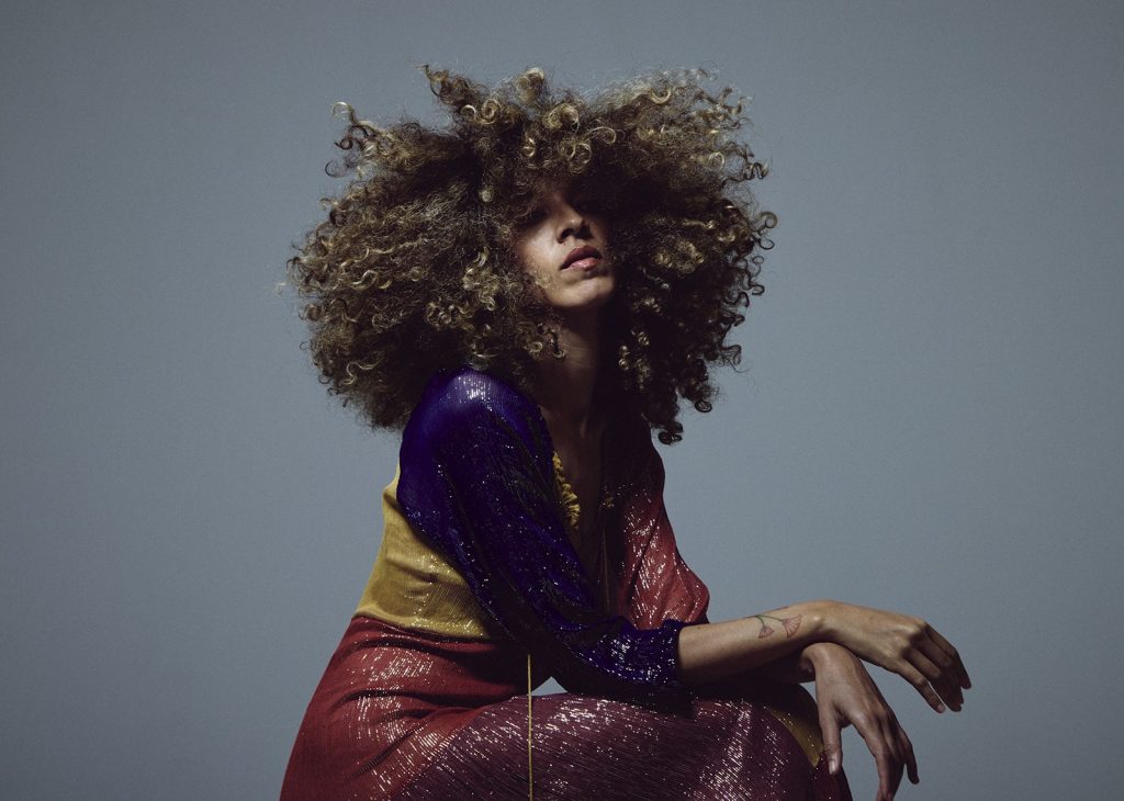 Anaïs Sylla canta com Jota.Pê e verte João Donato e Gilberto Gil para o francês na rota intercontinental do álbum ‘Exil’