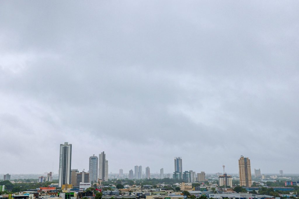 Tempestade e baixa umidade: TO deve registrar chuvas e temperaturas de até 37 graus durante feriados