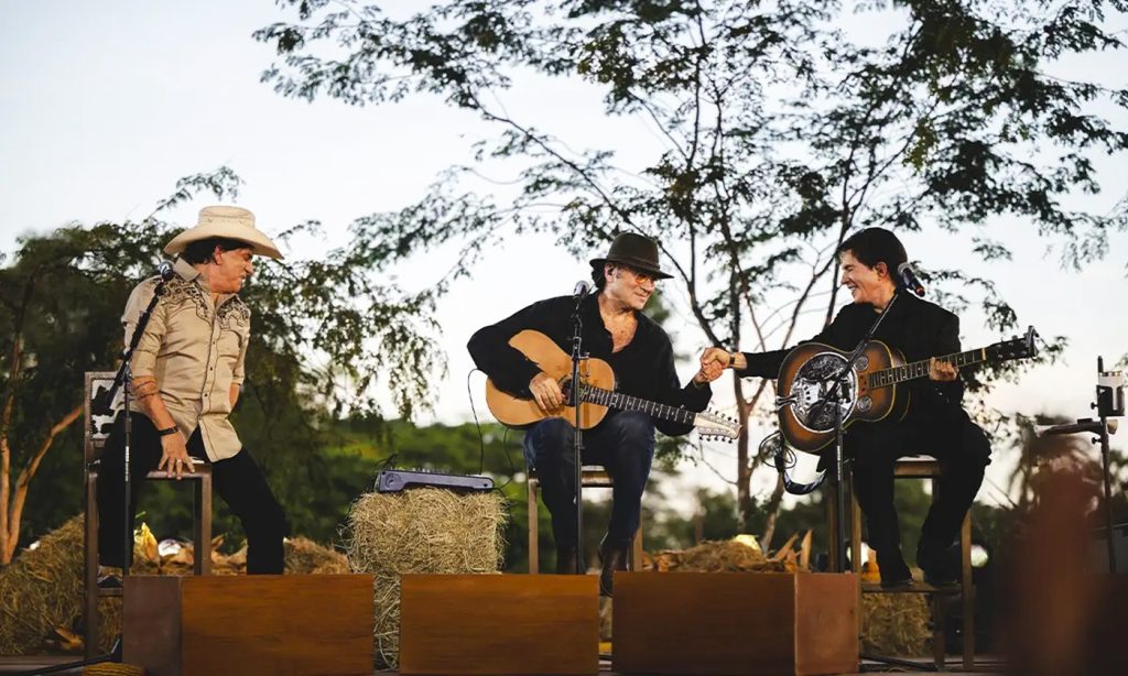 Chitãozinho & Xororó se unem a Almir Sater, Matogrosso & Mathias e Rionegro & Solimões no EP ‘Meninos da roça 2’