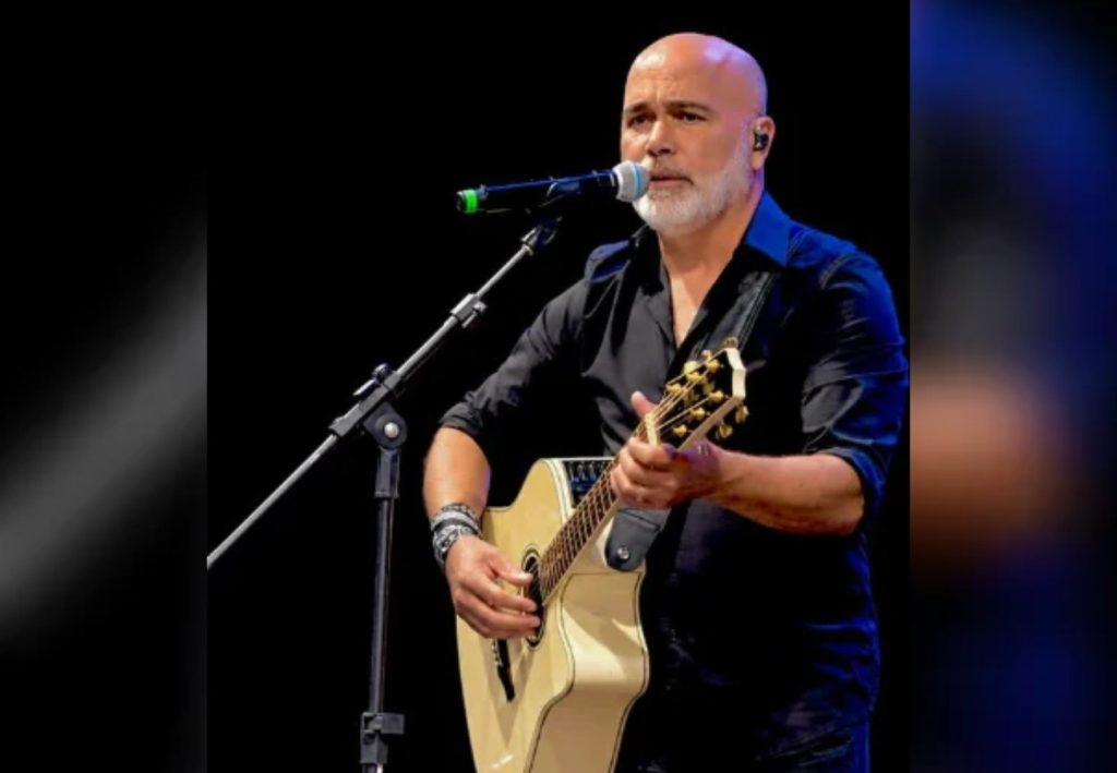 Antes de conquistar o público com a música sertaneja, Rick iniciou a carreira ao lado da irmã