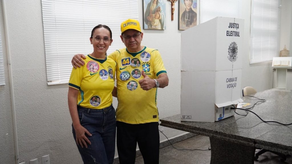Eli Borges (Republicanos) vota em Palmas